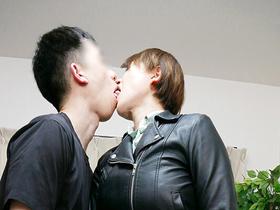美脚が眩しいレザーウーマン　男を惑わすイヤラシイ脚　まいさん　サンプル画像03